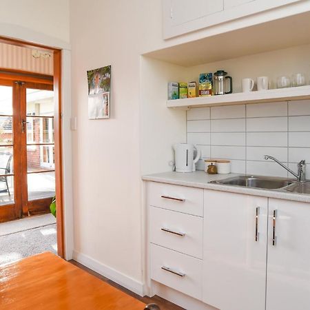 Sunny Mornington 2 Bedroom Guest Suite ดะนีดิน ภายนอก รูปภาพ